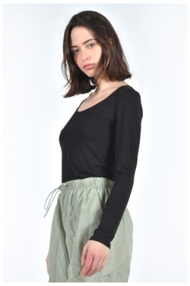 ΜΠΛΟΥΖΑ ΕΛΑΣΤΙΚΗ ΜΕ ΑΝΟΙΧΤΟ ΝΤΕΚΟΛΤΕ