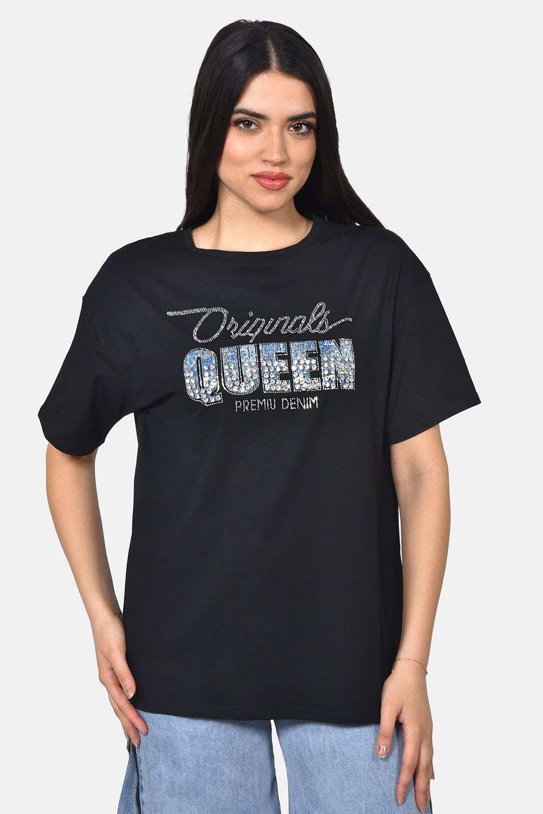 T-SHIRT ΜΕ ΑΠΛΙΚΕ ΚΑΙ ΣΤΡΑΣ QUEEN - Image 4