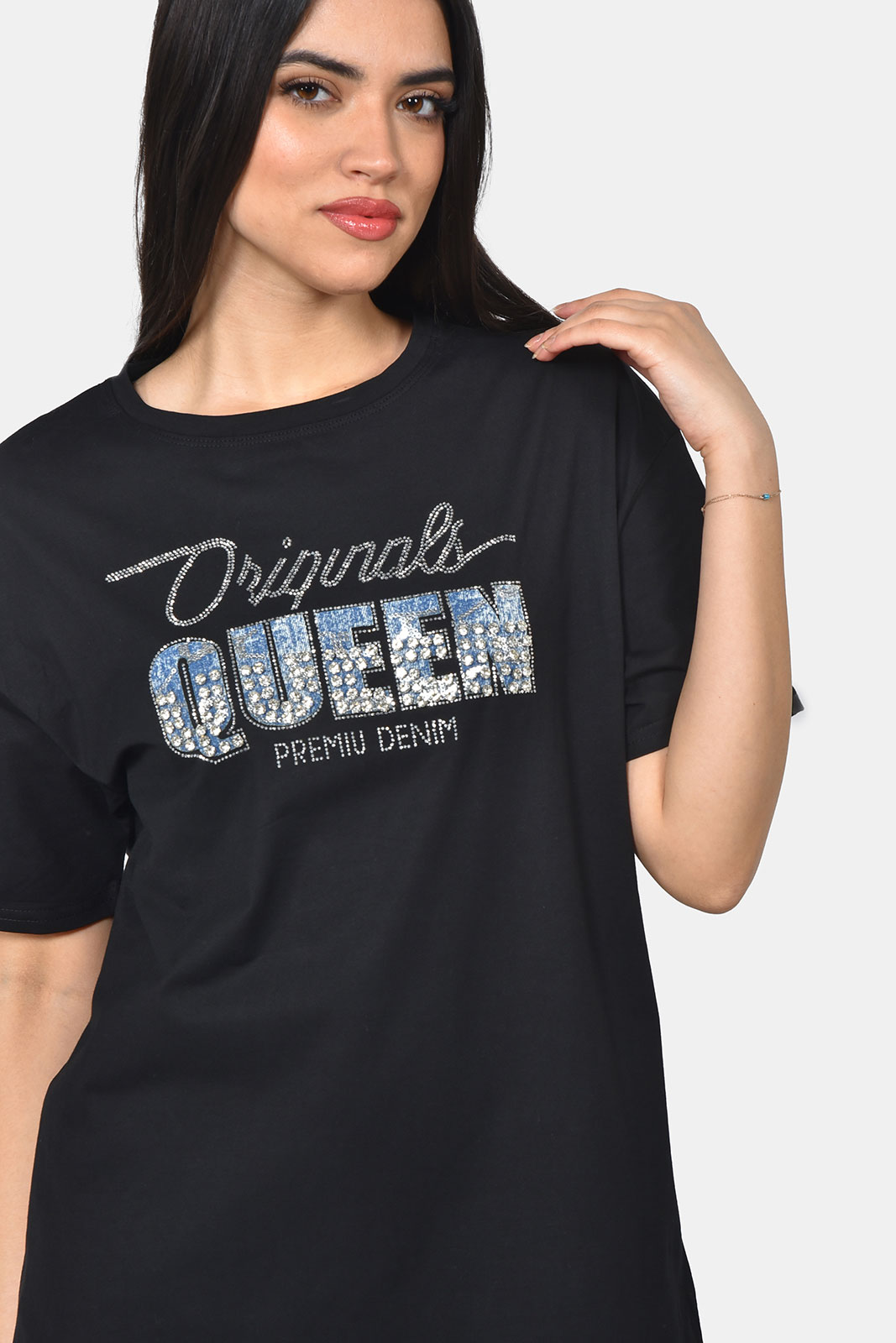 T-SHIRT ΜΕ ΑΠΛΙΚΕ ΚΑΙ ΣΤΡΑΣ QUEEN - Image 5