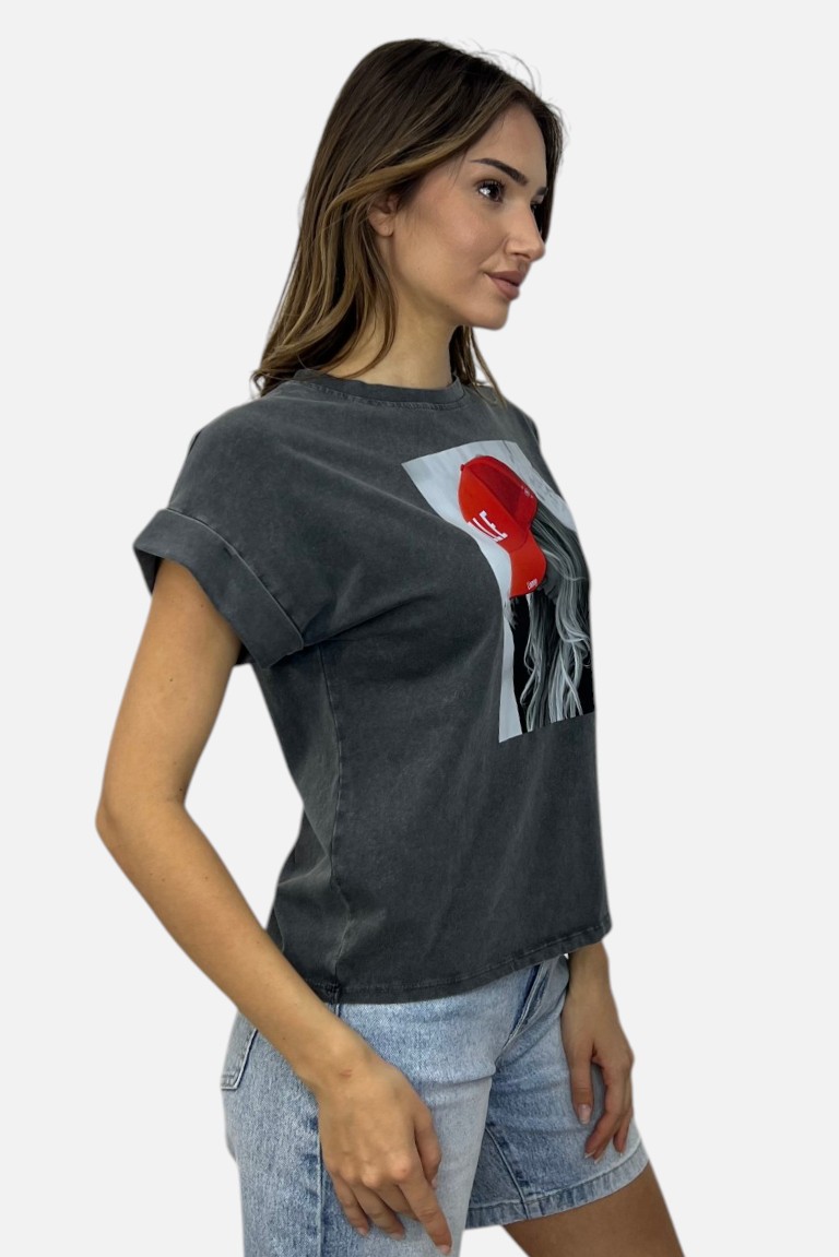 T-SHIRT ΜΕ ΤΥΠΩΜΑ ΚΟΡΙΤΣΙ - Image 2