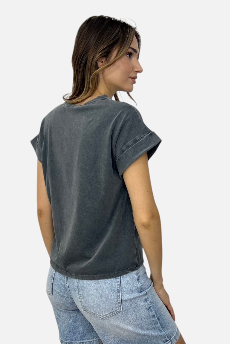 T-SHIRT ΜΕ ΤΥΠΩΜΑ ΚΟΡΙΤΣΙ - Image 4
