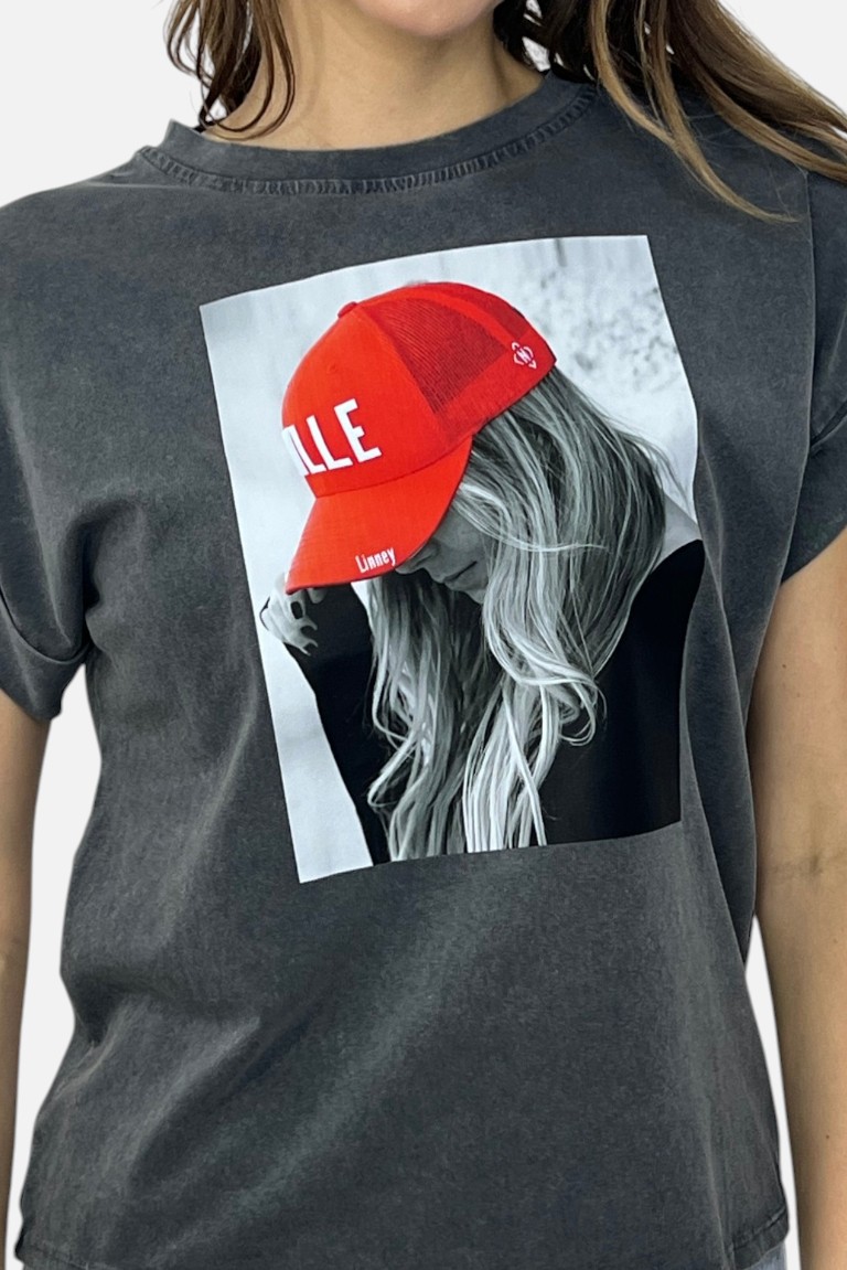 T-SHIRT ΜΕ ΤΥΠΩΜΑ ΚΟΡΙΤΣΙ - Image 3